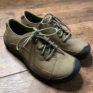 KEEN Tan & Black Sneakers Size 5